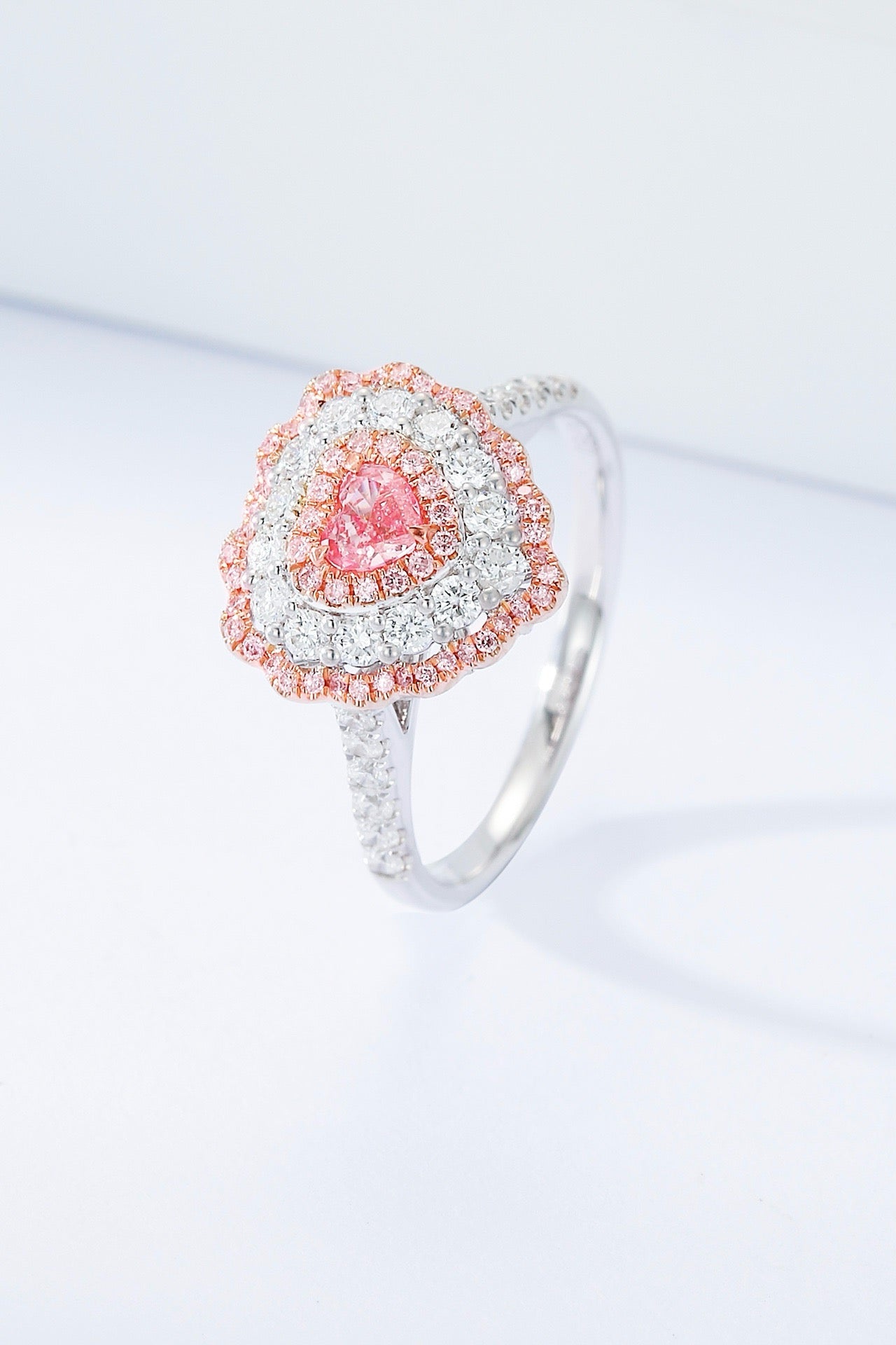 14k/18k white gold 0.92 ctw fancy natural pink diamond & diamond ring