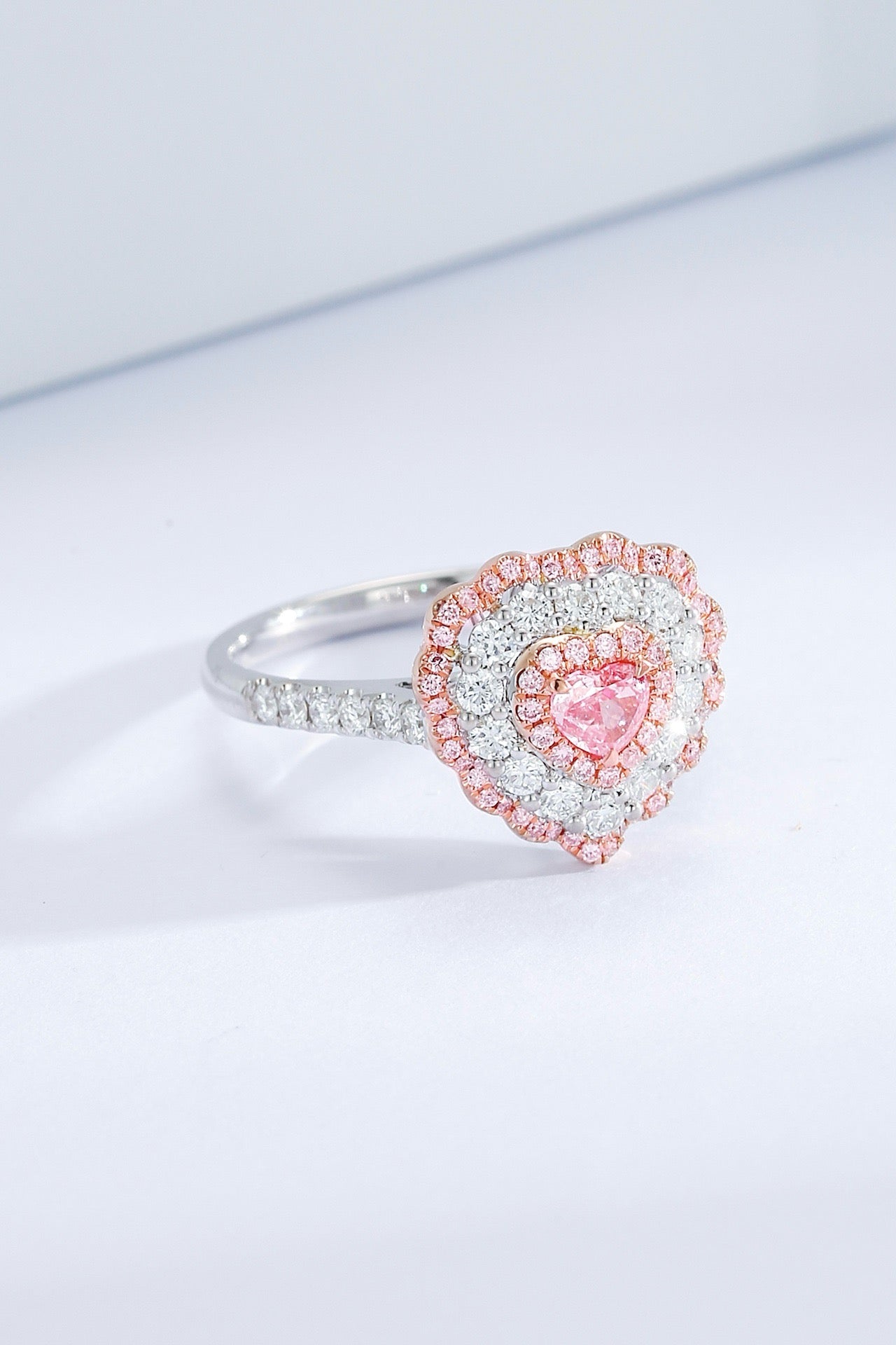 14k/18k white gold 0.92 ctw fancy natural pink diamond & diamond ring