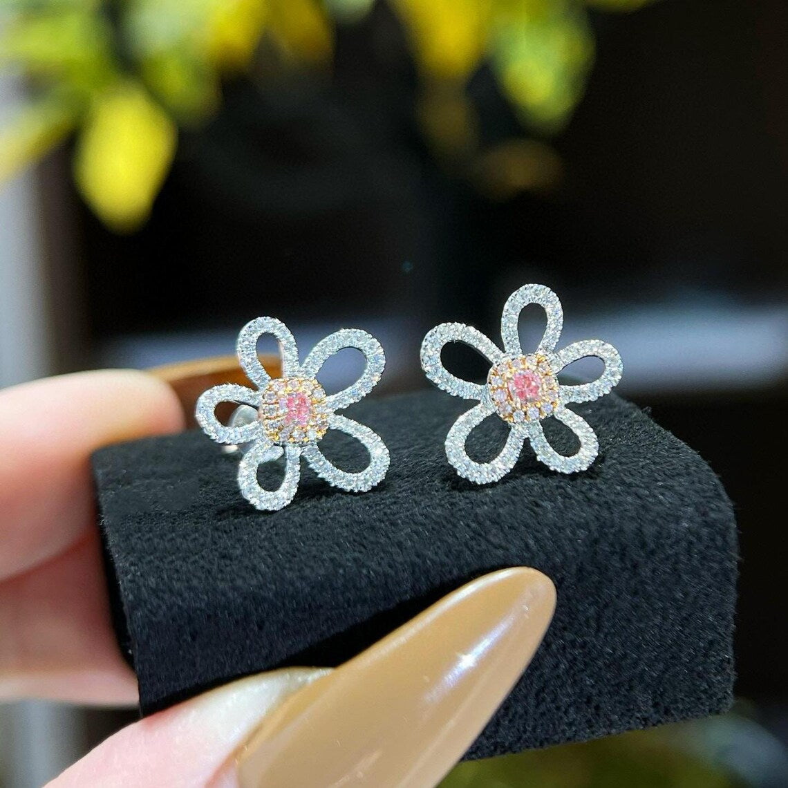 14k/18k white gold 0.50 ctw fancy natural pink diamond & diamond earrings