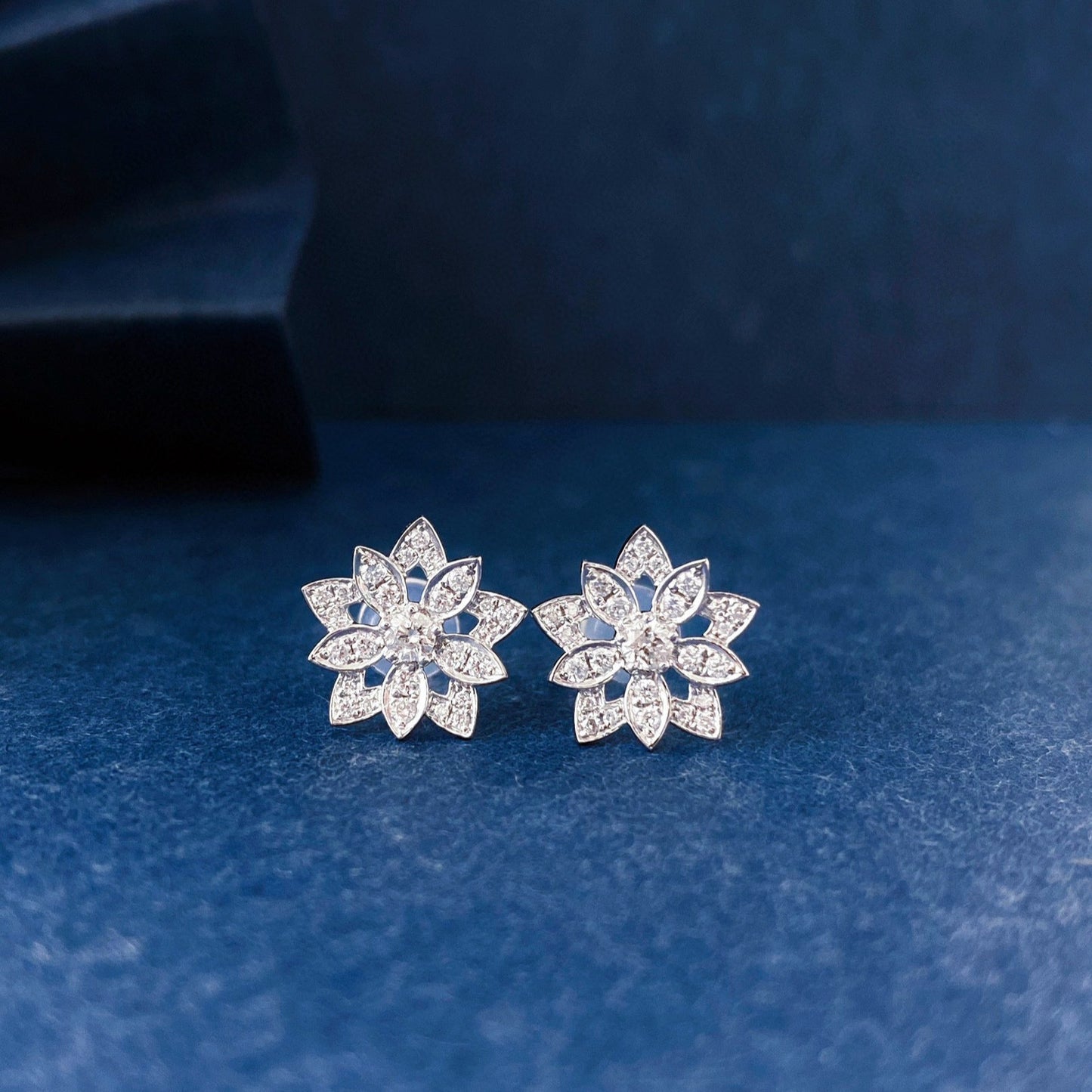 14k/18k white gold 0.4 ctw fancy natural diamond earrings