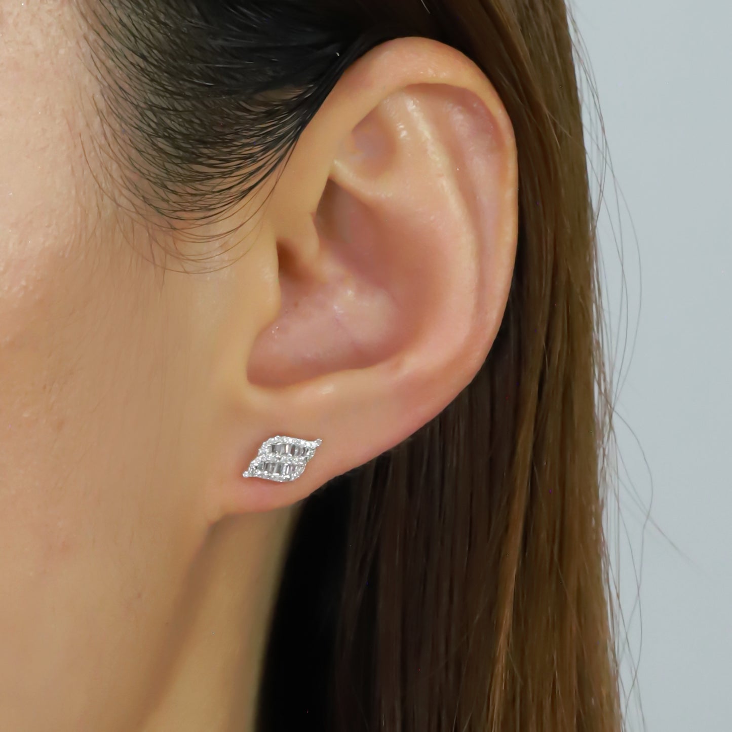 14k/18k gold 0.26 ctw h diamond stud earrings