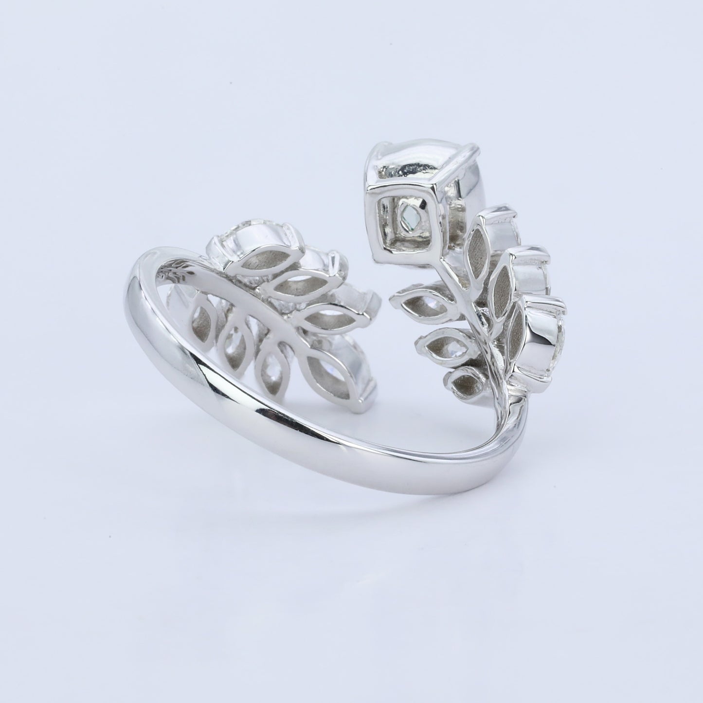 14k white gold 1.08 ctw natural green diamond & diamond ring