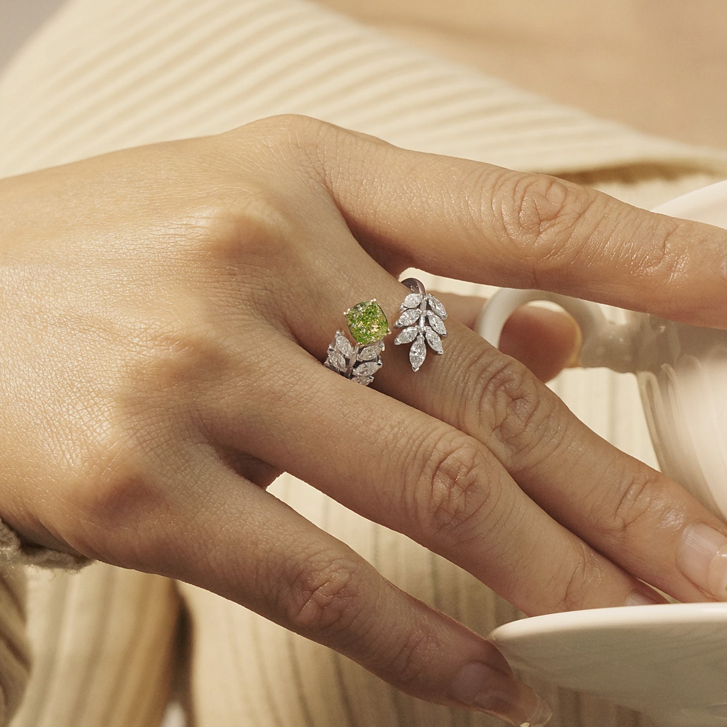 14k white gold 1.08 ctw natural green diamond & diamond ring