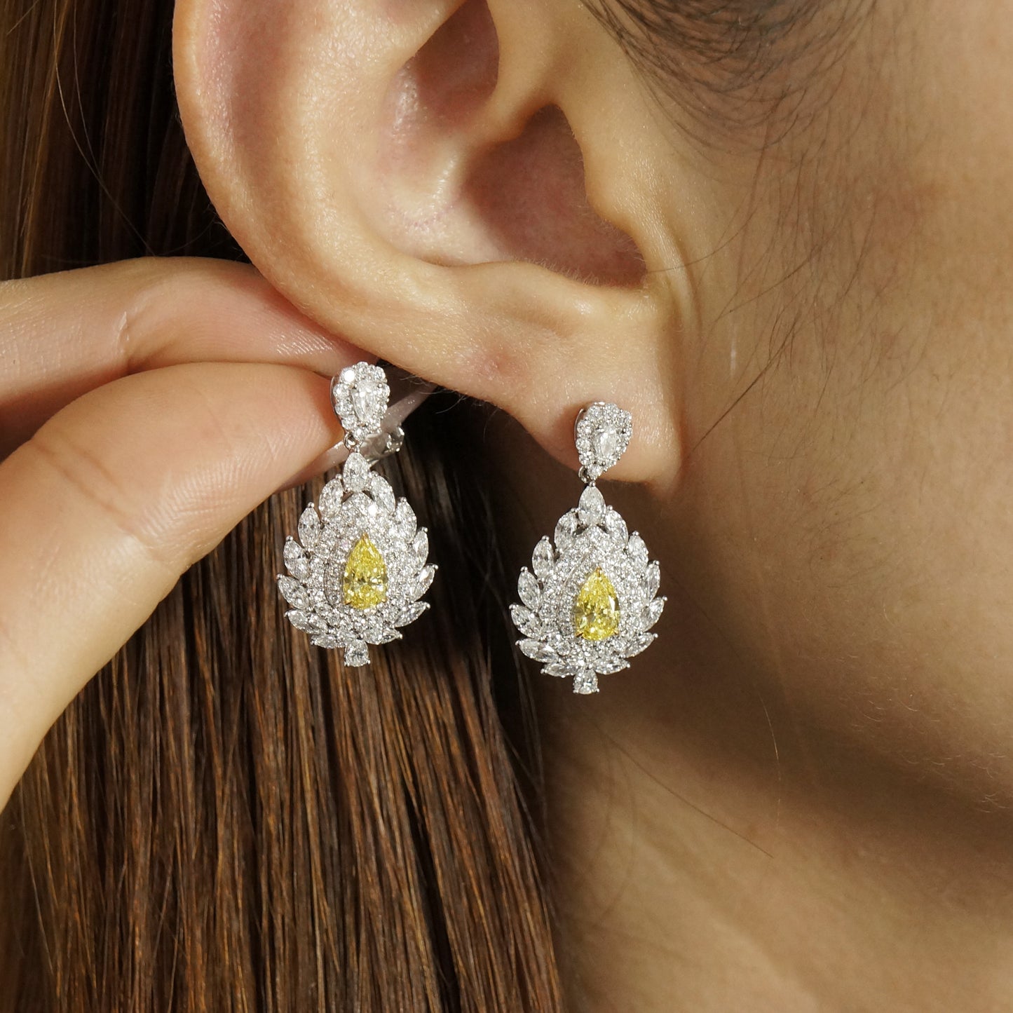 9k/14k/18k white gold 3.14 ctw lab grown fancy yeallow diamond & diamond earrings
