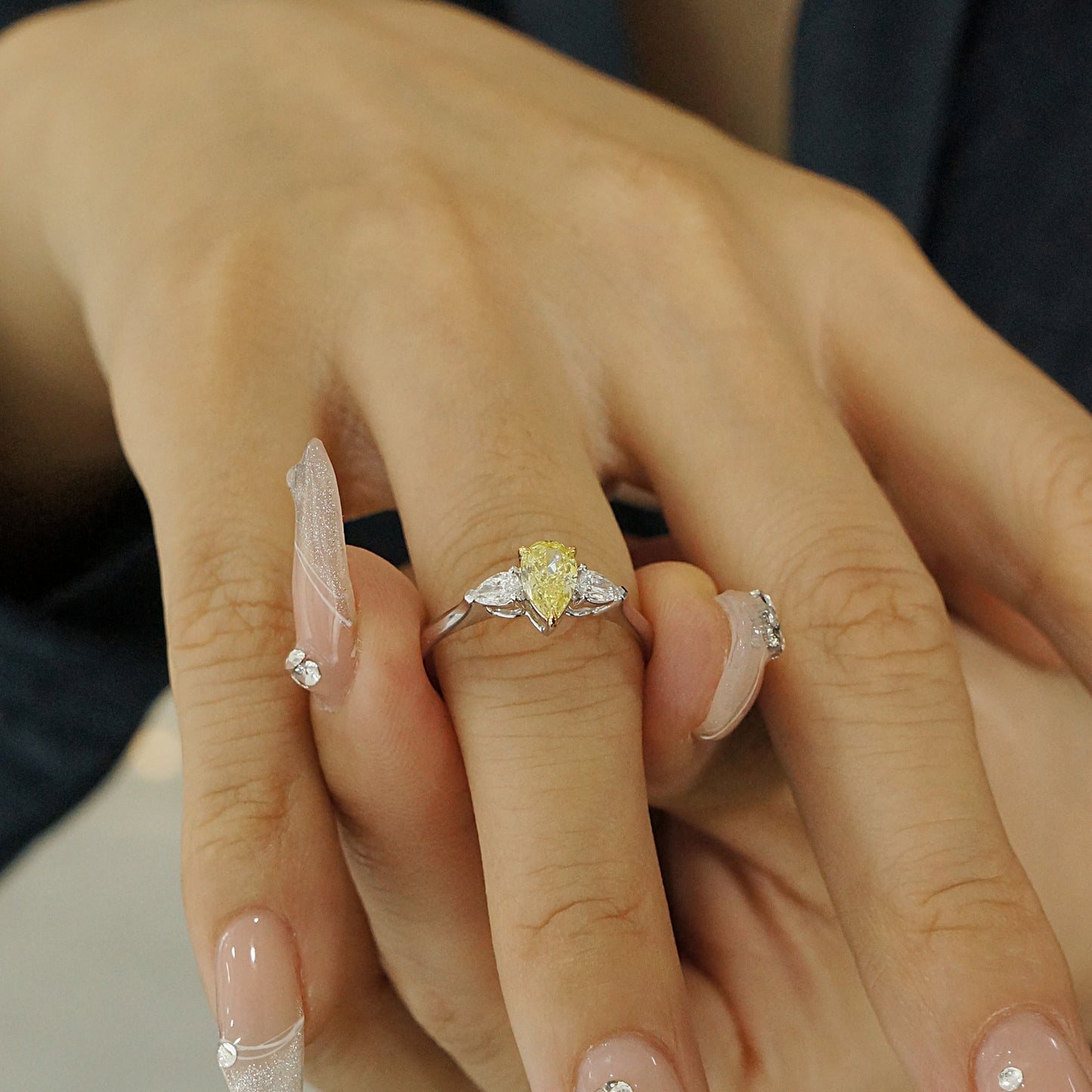9k/14k/18k white gold 0.74 ctw lab grown fancy yellow diamond & diamond ring