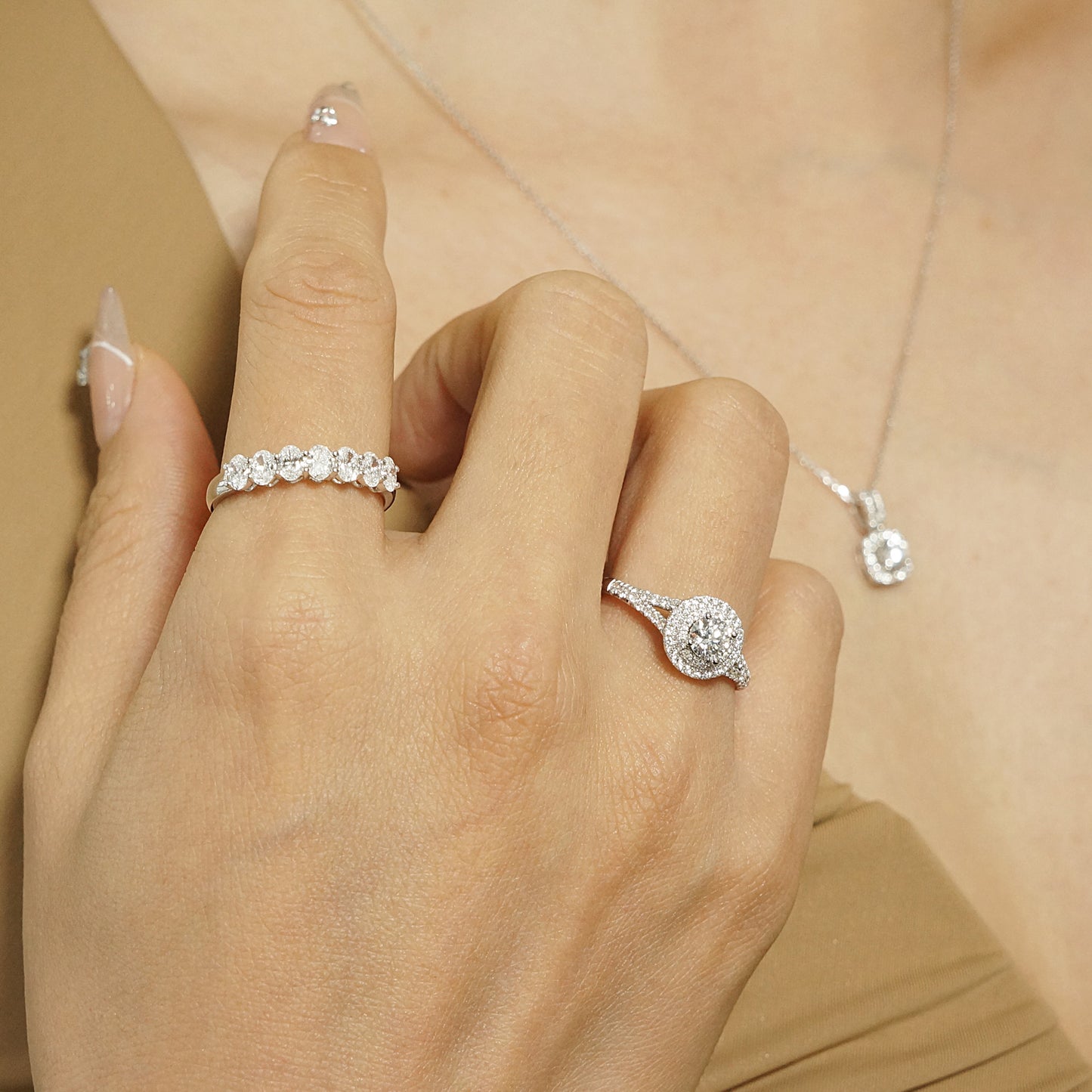 9k/14k/18k white gold 0.69 ctw lab grown h-vs dlamond ring