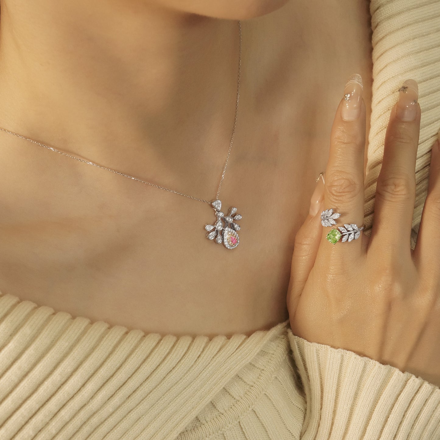 14k gold 0.70 ctw natural pink diamond & diamond necklace