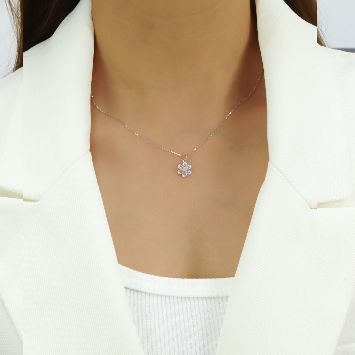 14/18k gold 0.33 ctw fancy pink diamond & diamond necklace