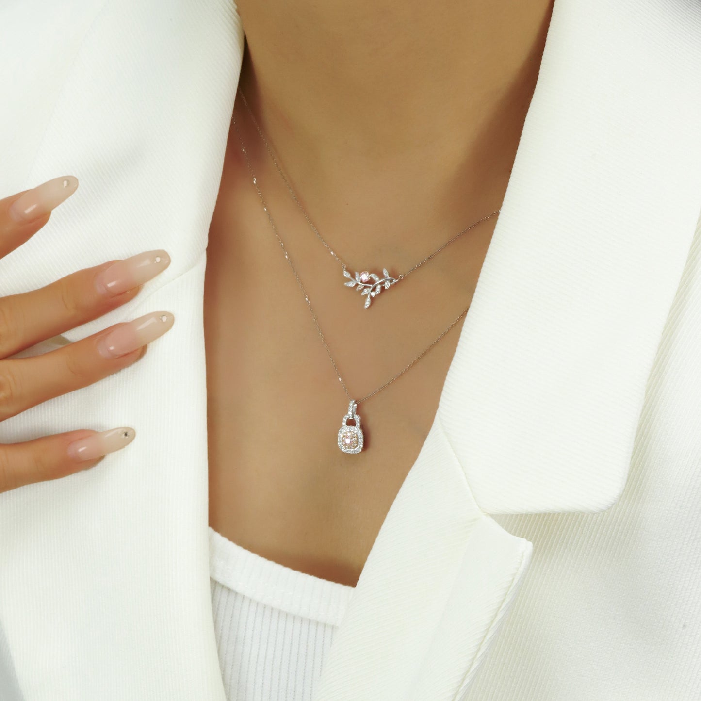 14k/18k gold 0.2 ctw fancy pink diamond & diamond necklace