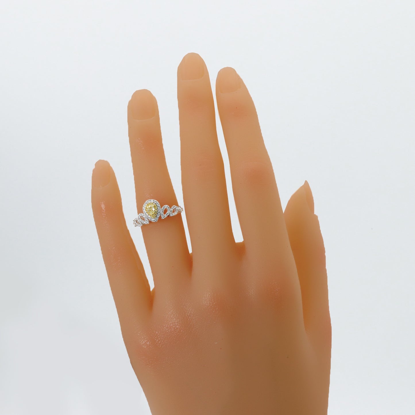 14k/18k white gold 0.45 ctw natural fancy yellow diamond & diamond ring