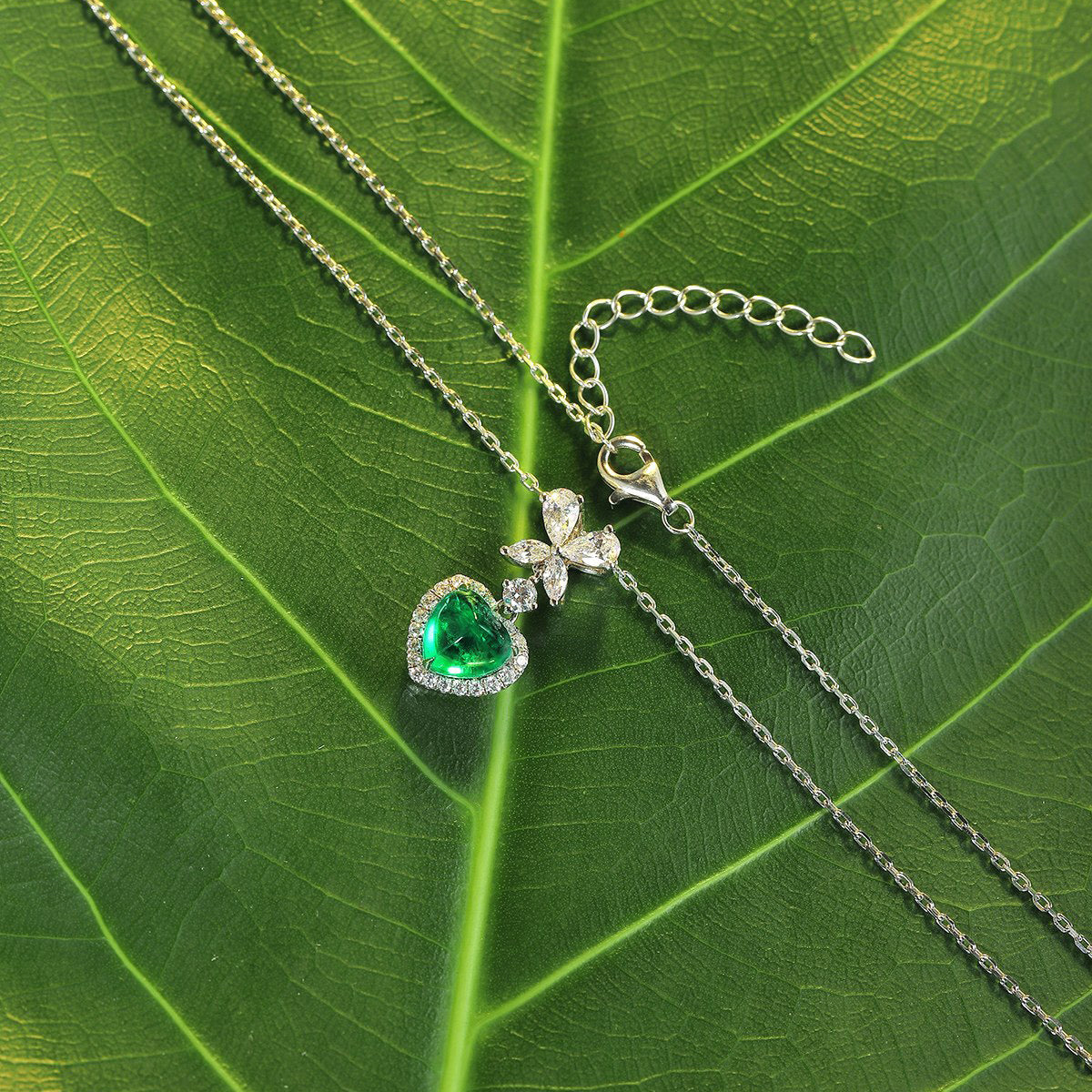 green emerald heart shaped pendant necklace in s925 sterling silver ,18k white gold plated