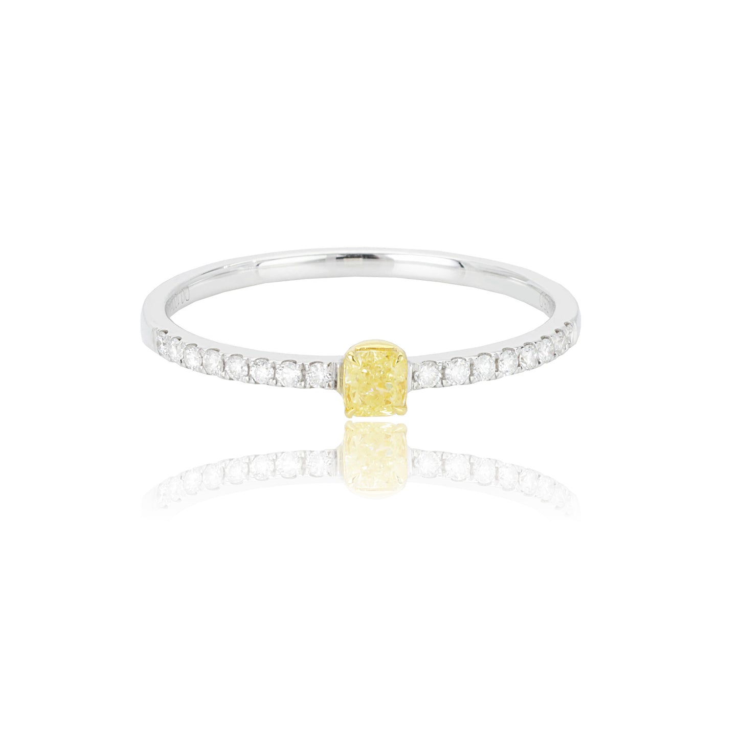 14/18k white gold 0.21 ctw fancy yellow diamond & diamond ring